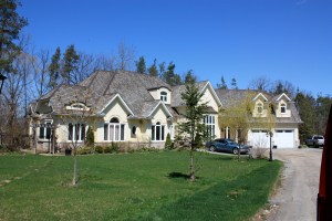 Heavy Handsplit Shakes (staggered application) with Copper Flashings